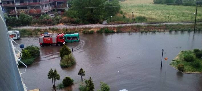 Η κακοκαιρία χτυπά τη Β.Ελλάδα – Μετά τη Θεσσαλονίκη βούλιαξε και η Ξάνθη από τη σφοδρή καταιγίδα